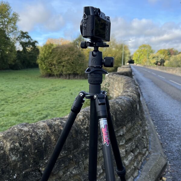 3 Legged Thing Punks Billy 2.0 Carbonstativ mit Airhed Neo 2.0 Kugelkopf  Darkness