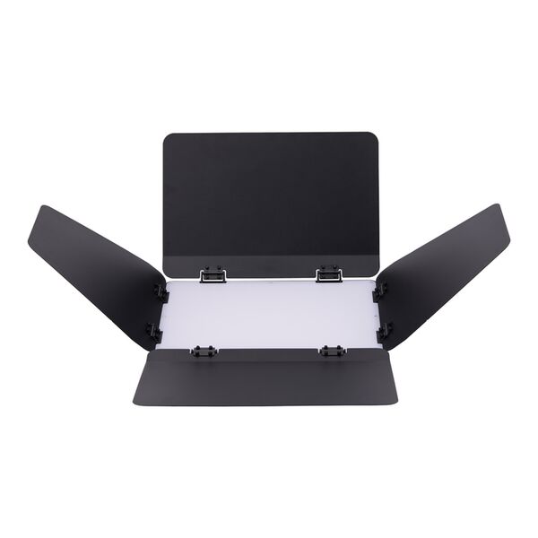 Amaran Pano 120c  Barn Doors