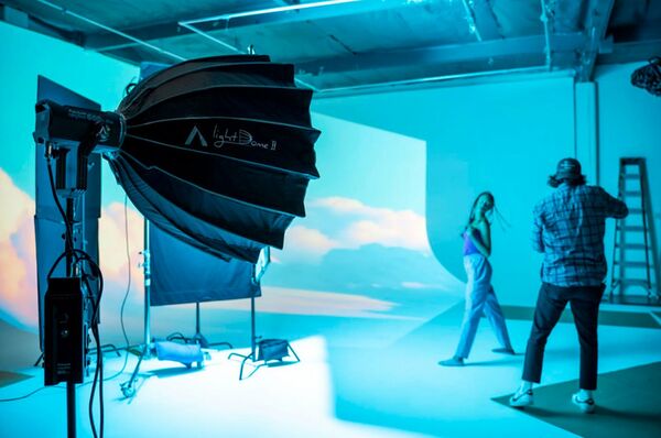 Aputure Light Storm LS 600C Pro - V-Mount 