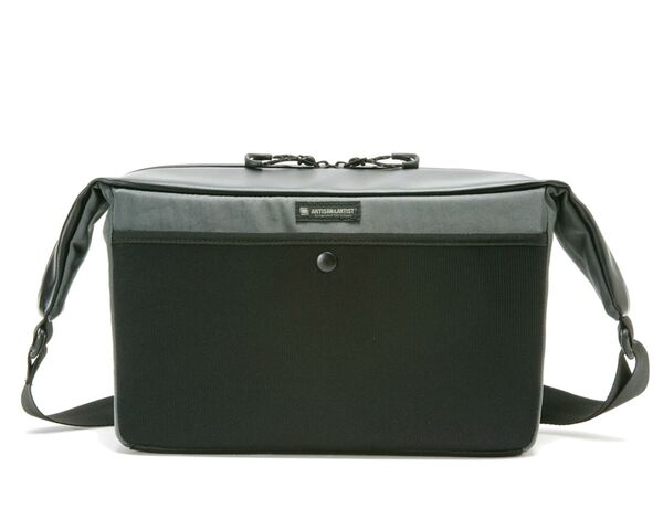 Artisan&Artist Schultertasche A&A ACAM-BS0002, Basalt  schwarz-grau