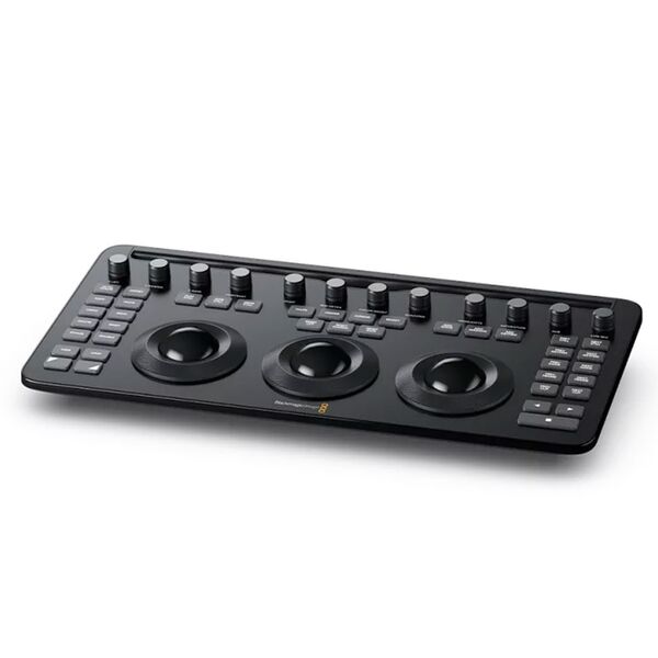 Blackmagic Design DaVinci Resolve Micro Color Panel  (EN)