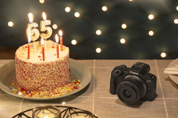 Canon EOS R100 + RF-S 18-45 mm IS STM + 5,0-7,1/55-210 mm IS STM 