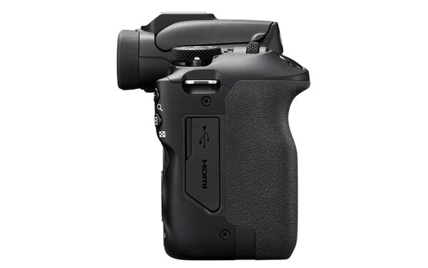 Canon EOS R100 + RF-S 18-45 mm IS STM + 5,0-7,1/55-210 mm IS STM 