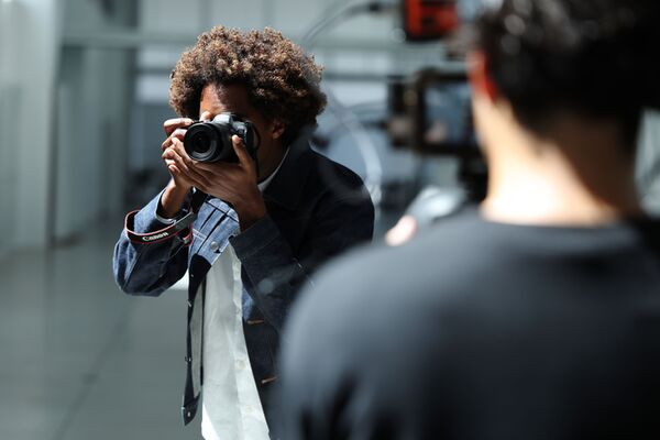 Canon RF 16-28mm f/2,8 IS STM + Sonnenblende EW-73E 