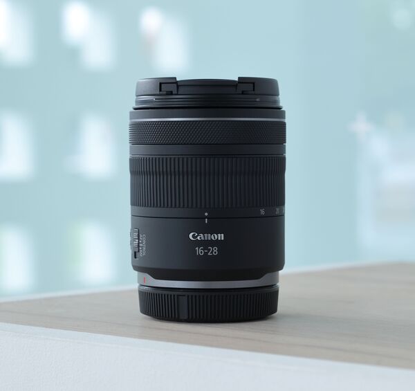 Canon RF 16-28mm f/2,8 IS STM + Sonnenblende EW-73E 