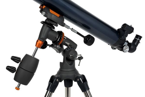 Celestron AstroMaster 90 EQ Refraktor 