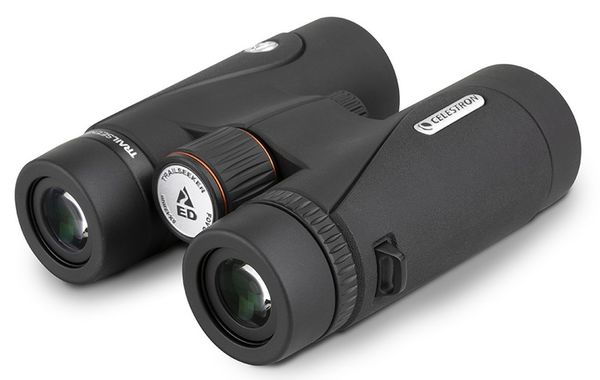 Celestron TrailSeeker ED 8x42 Dachkant Fernglas 
