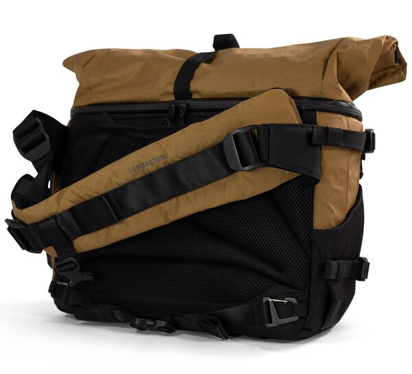 Compagnon Tasche Element sling 15  desert brown