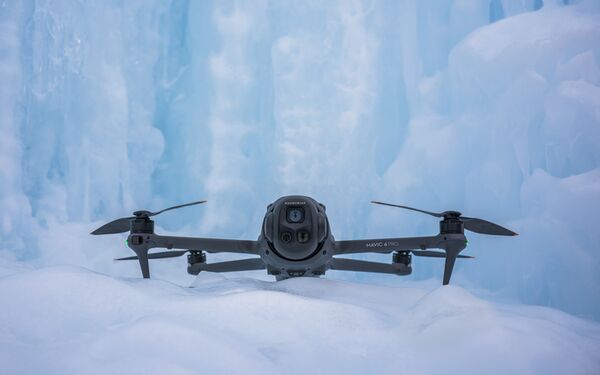 DJI Mavic 4 Pro  512GB Creator Combo & DJI RC Pro 2