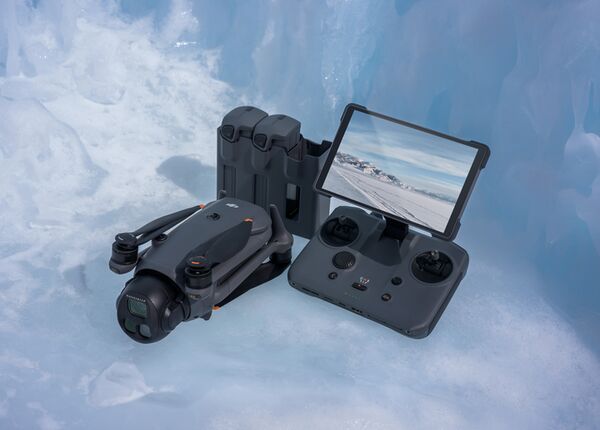 DJI Mavic 4 Pro  512GB Creator Combo & DJI RC Pro 2