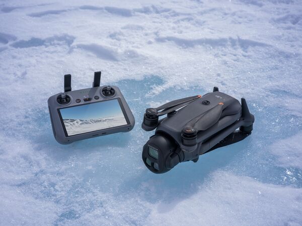 DJI Mavic 4 Pro  Fly More Combo & DJI RC2