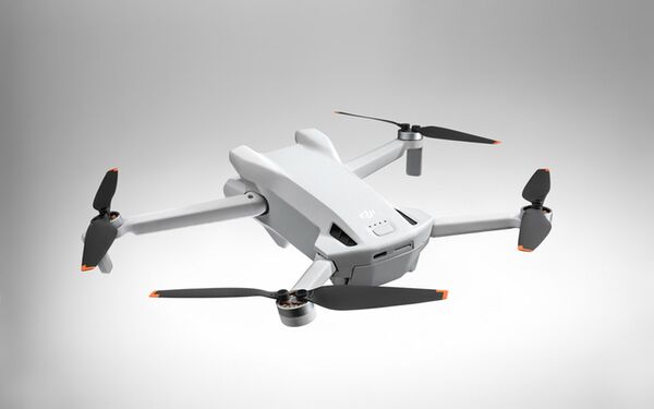 DJI Mini 3  Fly More Combo & DJI RC