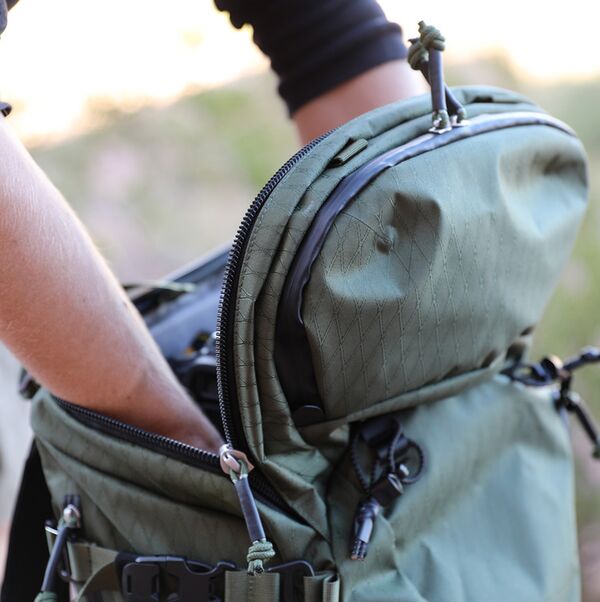 F-stop DuraDiamond Rucksack Ajna Essentials Bundle  dunkelgrün