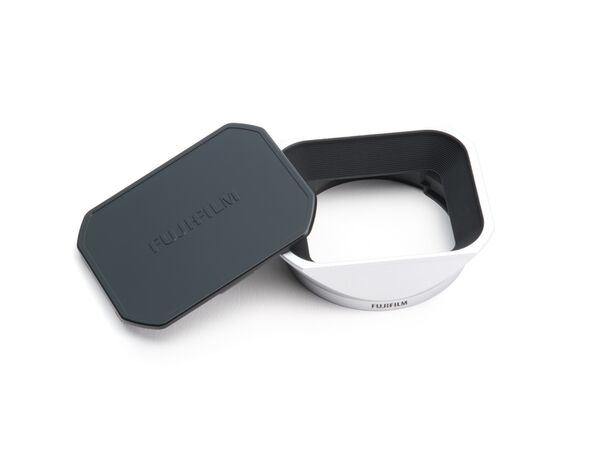 Fujifilm GFX 100RF  silber