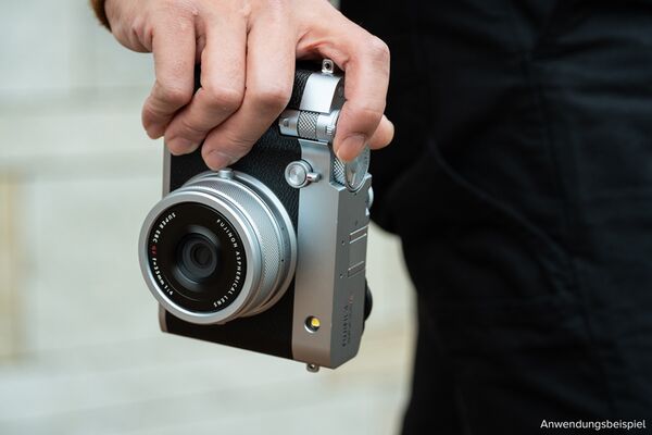Fujifilm GFX 100RF  silber