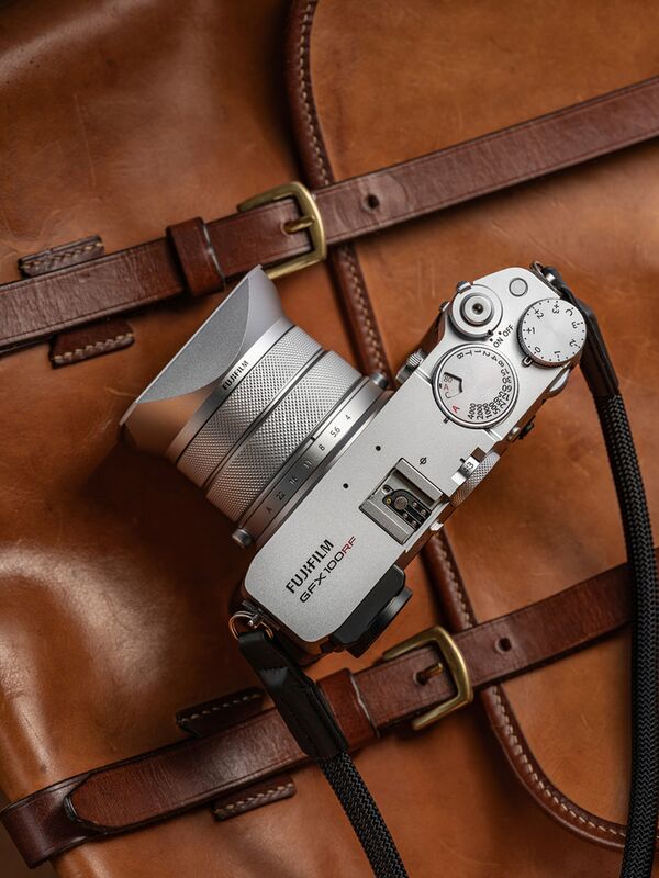 Fujifilm GFX 100RF  silber