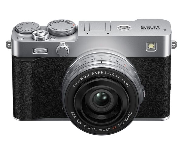 Fujifilm X-E5 + XF 23mm f/2,8 R WR  silber