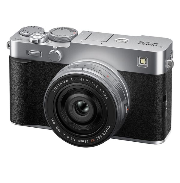 Fujifilm X-E5 + XF 23mm f/2,8 R WR  silber