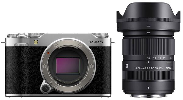 Fujifilm X-M5 + Sigma AF 18-50mm f/2,8 DC DN  silber