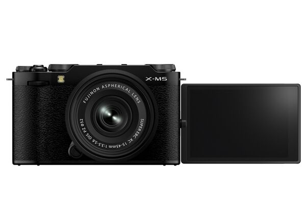 Fujifilm X-M5 + XC 15-45mm f/3.5-5.6 OIS PZ  schwarz