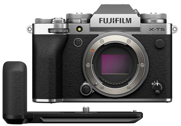 Fujifilm X-T5 + Handgriff MHG-XT5  silber