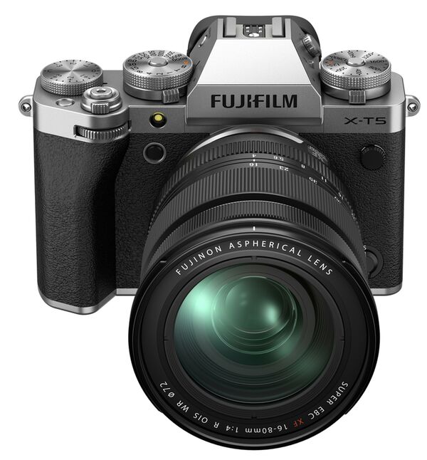 Fujifilm X-T5 + XF 16-80mm f/4,0 R OIS WR  silber