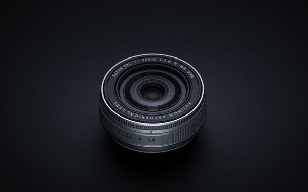 Fujifilm XF 23mm f/2,8 R WR  Fujifilm X silber