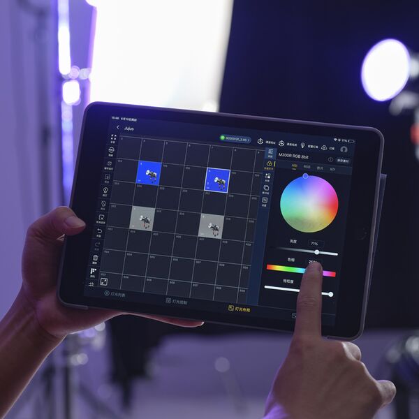 Godox M300R K1 Knowled RGBW LED Light 300W mit Tragetasche 