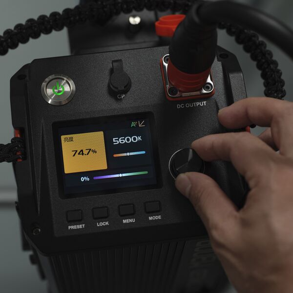 Godox M300R K1 Knowled RGBW LED Light 300W mit Tragetasche 