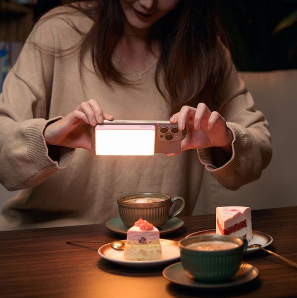 Godox MA5R RGB-Panelleuchte und Powerbank  mintgrün