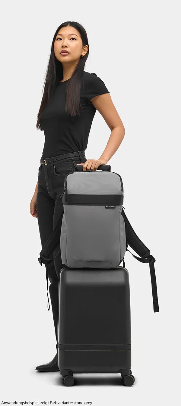 Gomatic PM Luma Camera Pack  18L stone gray