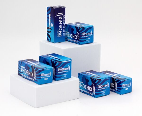 Harman Phoenix II  200 Colour Film  120 