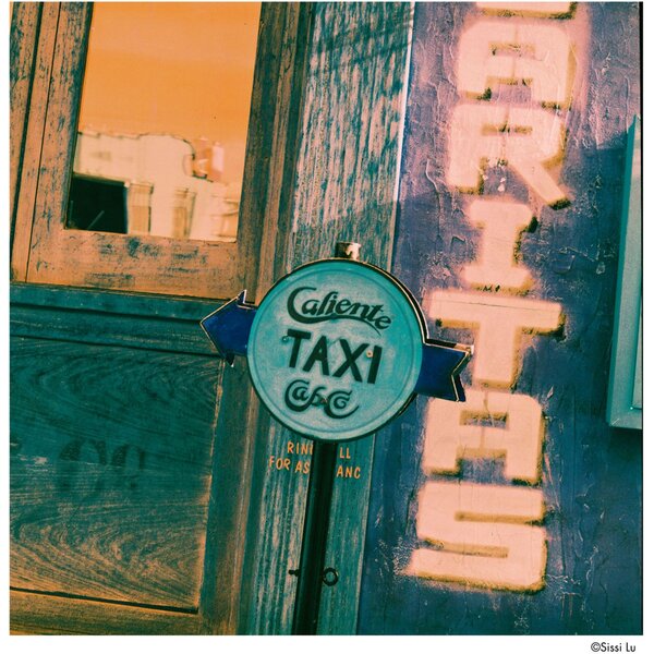 HARMAN PHOTO SWITCH AZURE ISO 125 film - 120 format 