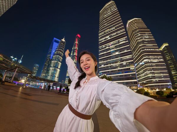 Insta360 GO Ultra  Standard Bundle Midnight Black