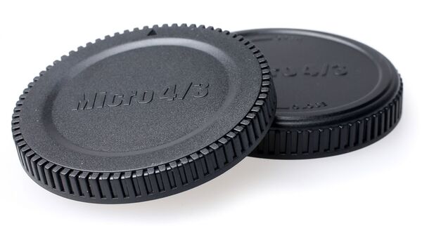 JJC Set mit Gehäusedeckel und Objektivrückdeckel  MFT