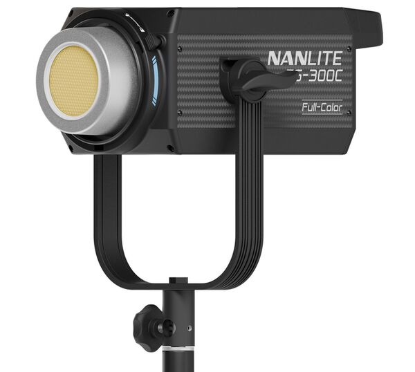 Nanlite FS-300C Full-Color Studio-Scheinwerfer 