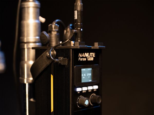 Nanlite  LED-Reportage- und Studio-Scheinwerfer Forza 720 