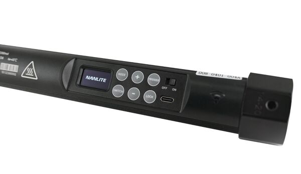 Nanlite  PavoTube II 15XR 1Kit RGBWW Farb-Effektleuchte 