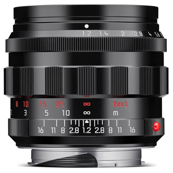Leica Noctilux-M 50mm f/1.2 asph.  Leica M glänzend schwarz lackiert