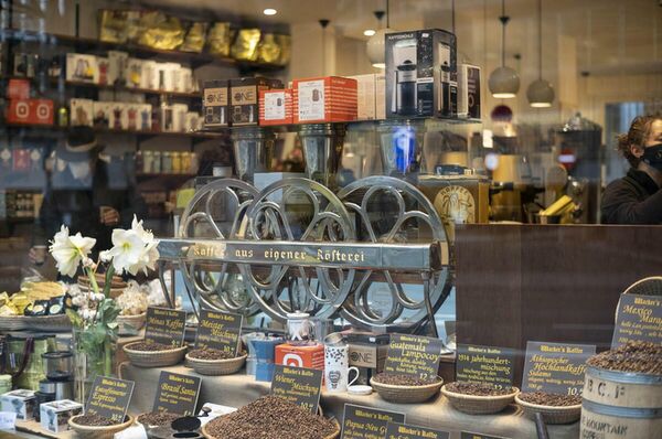 Leica Noctilux-M 50mm f/1.2 asph.  Leica M schwarz