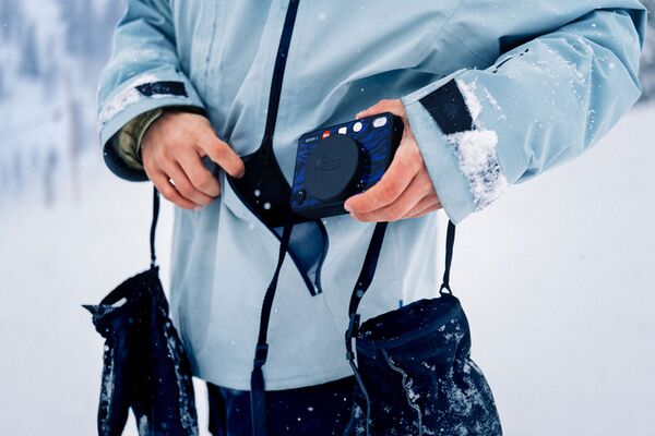 Leica SOFORT 2  Burton Edition