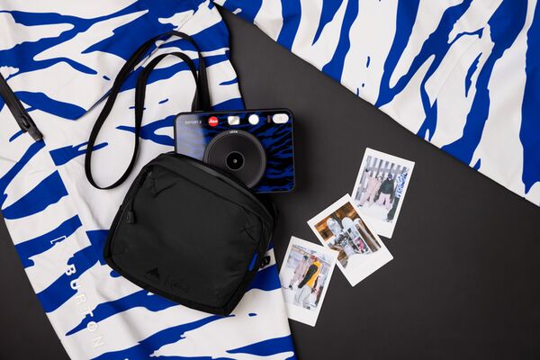 Leica SOFORT 2  Burton Edition