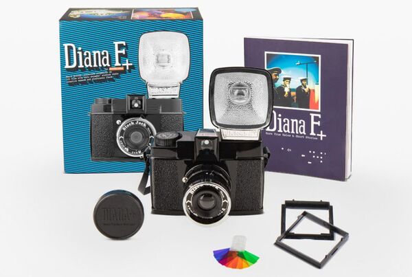Lomography Diana F+ Kamera & Blitz  Black Jack