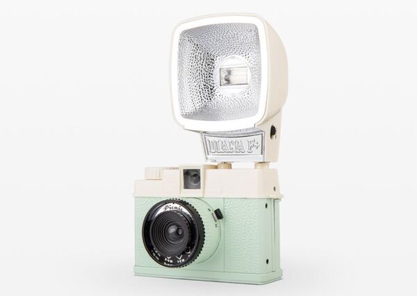 Lomography Half-frame Lomourette  Picnic Edition