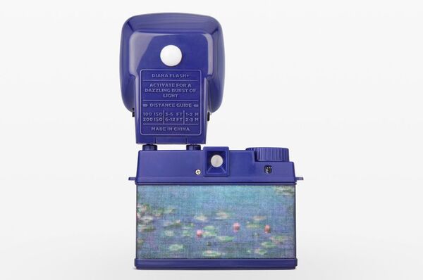 Lomography Half-frame Lomourette  Water Lilies Edition