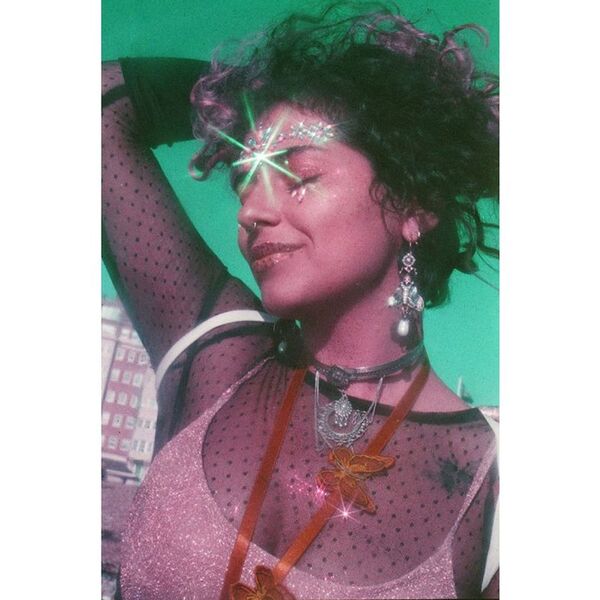 Lomography LomoChrome Film 35mm ISO 100-400  Purple Pétillant 