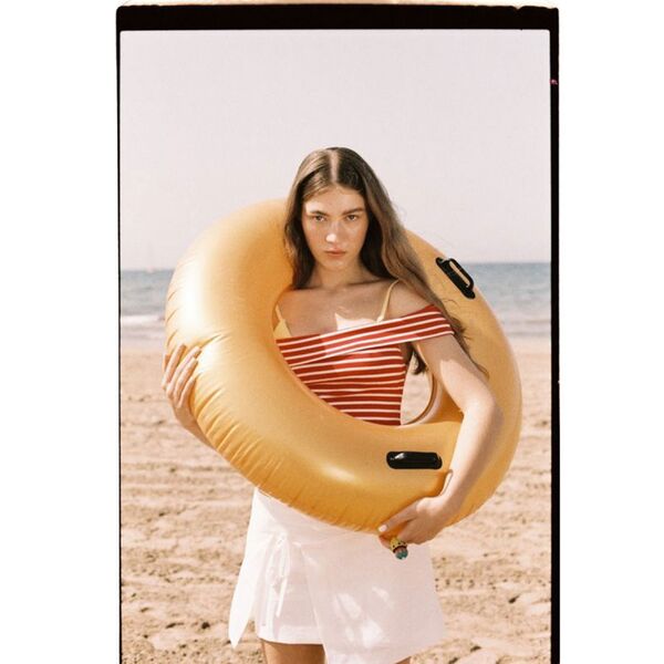 Lomography LomoChrome Film 35mm ISO 400  Color ’92 Sunkissed