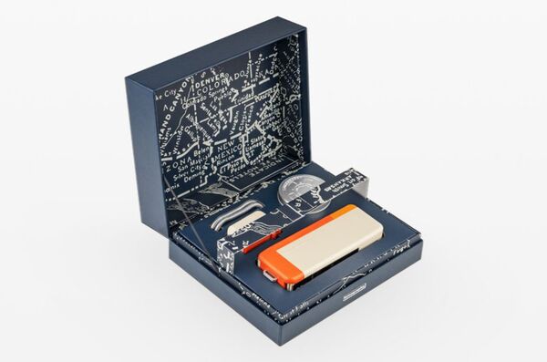 Lomography Lomomatic 110  Camera & Flash Golden Gate edition