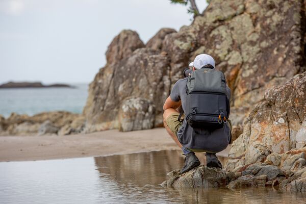 Lowepro Fastpack Pro BP250 AW III  grau