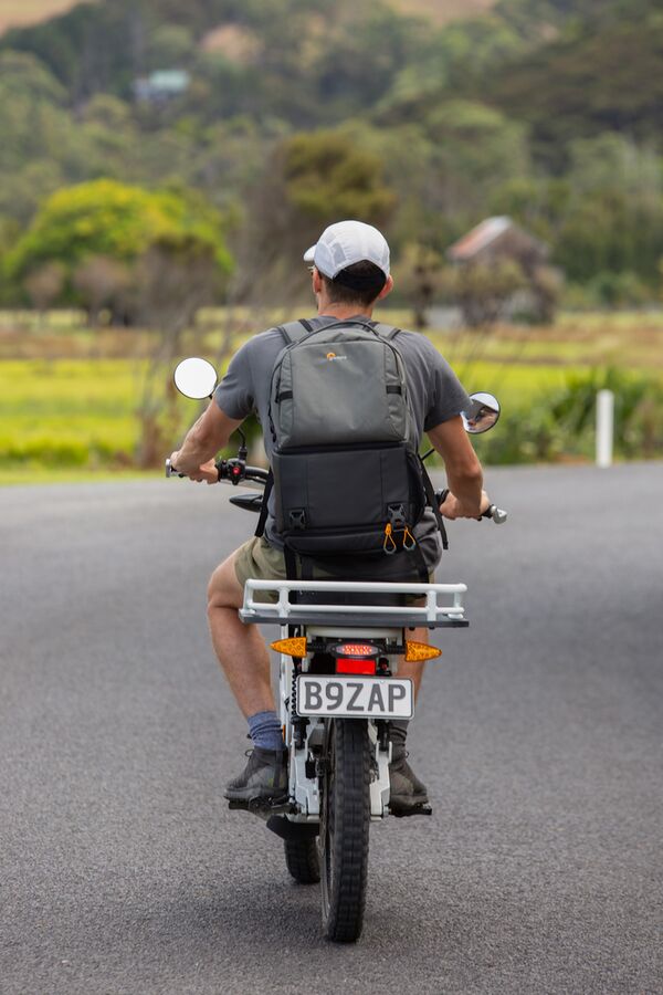 Lowepro Fastpack Pro BP250 AW III  grau